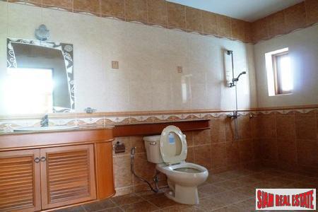 Anuphas Golf Ville | Three Bedroom Mountain View House with Pool in Kathu