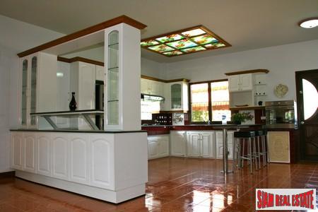 Spacious Three Bedroom House Plus Guest House in Rawai