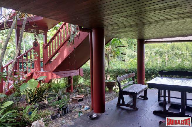 Three-Bedroom Thai-Style House in Ao Makham