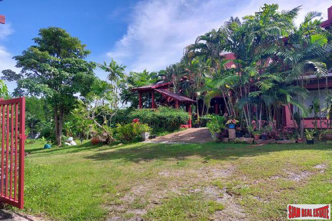 Three-Bedroom Thai-Style House in Ao Makham