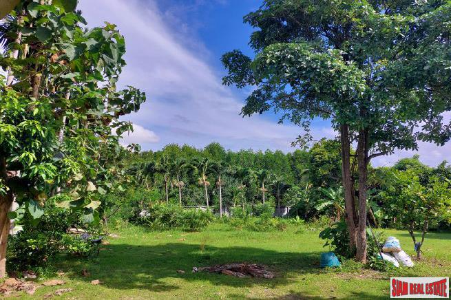 Three-Bedroom Thai-Style House in Ao Makham