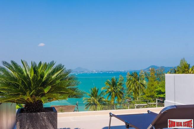 Three- to Four-Bedroom Townhome with Sea View Rooftop Pool in Rawai