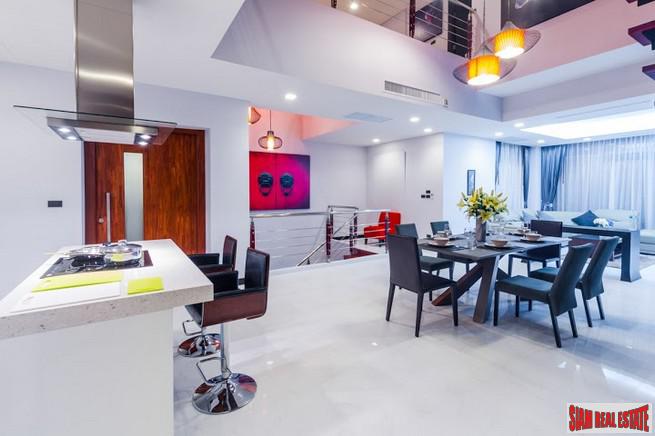 Three- to Four-Bedroom Townhome with Sea View Rooftop Pool in Rawai